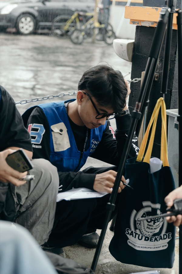 Tim Hasanah Studio di lapangan