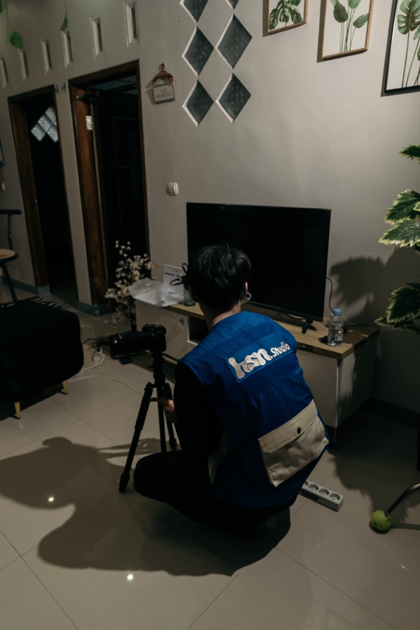 Tim Hasanah Studio di lapangan