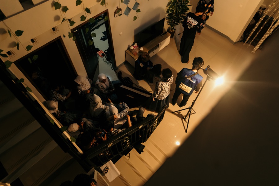 Tim Hasanah Studio di lapangan
